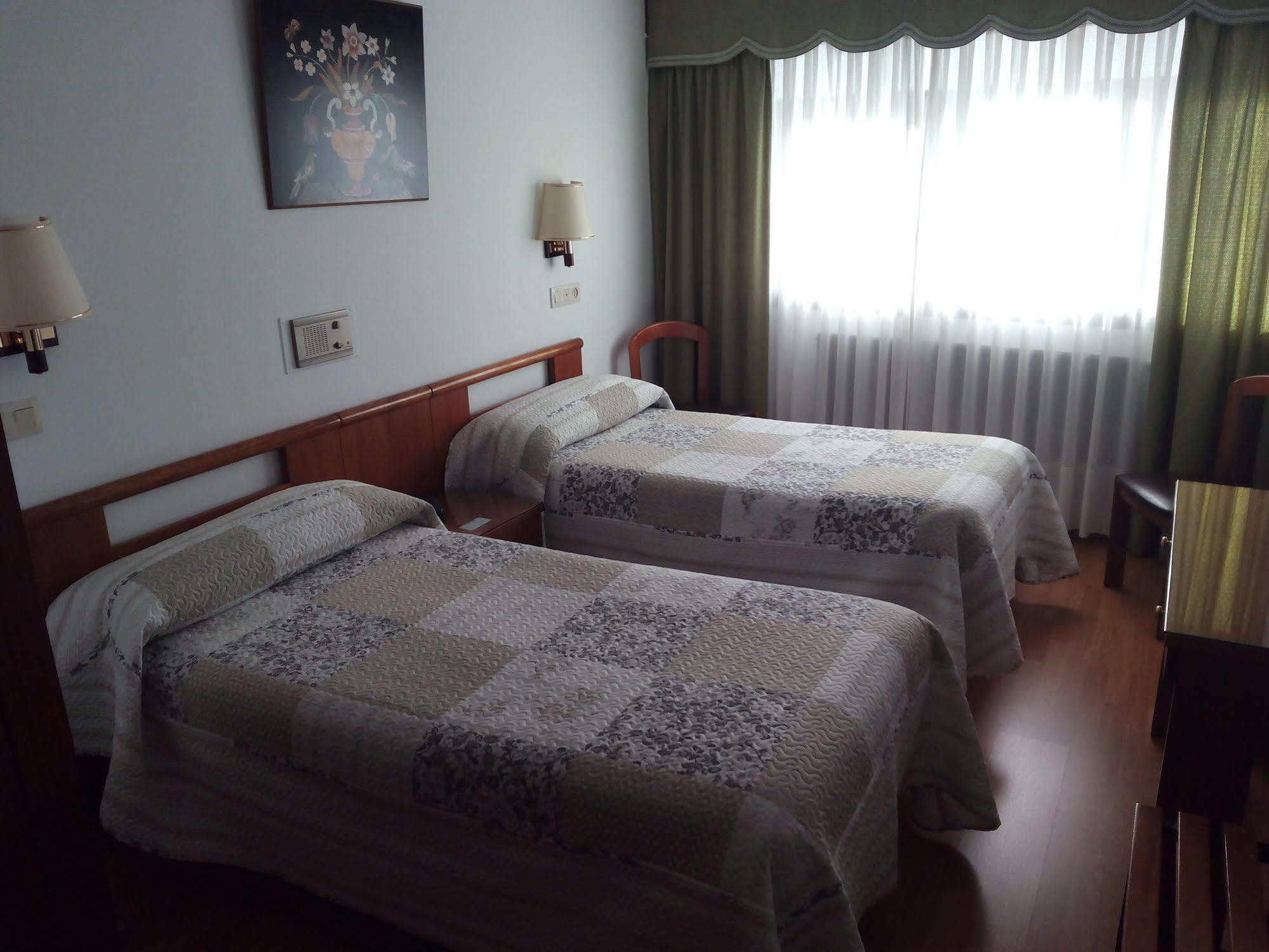 Hostal Palas โอโกรูญา ภายนอก รูปภาพ